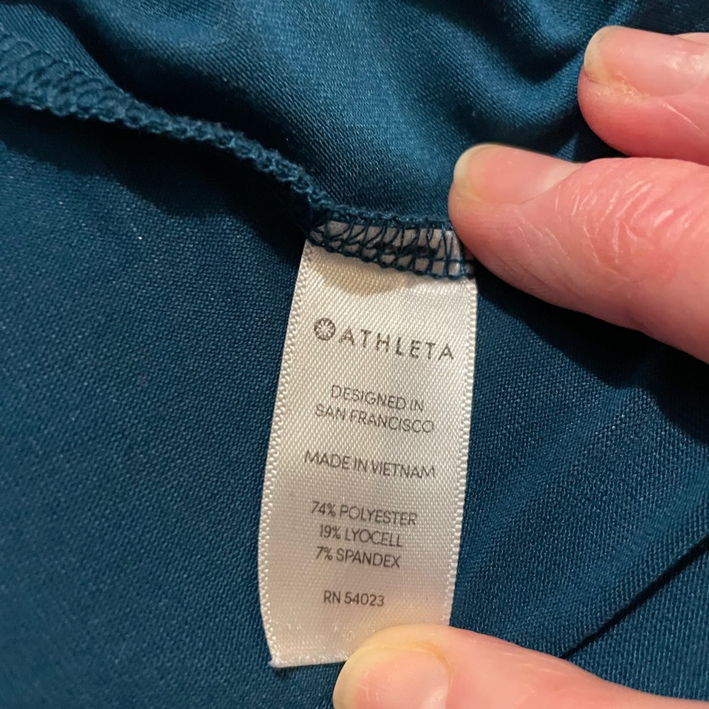 Athleta handkerchief hem tee